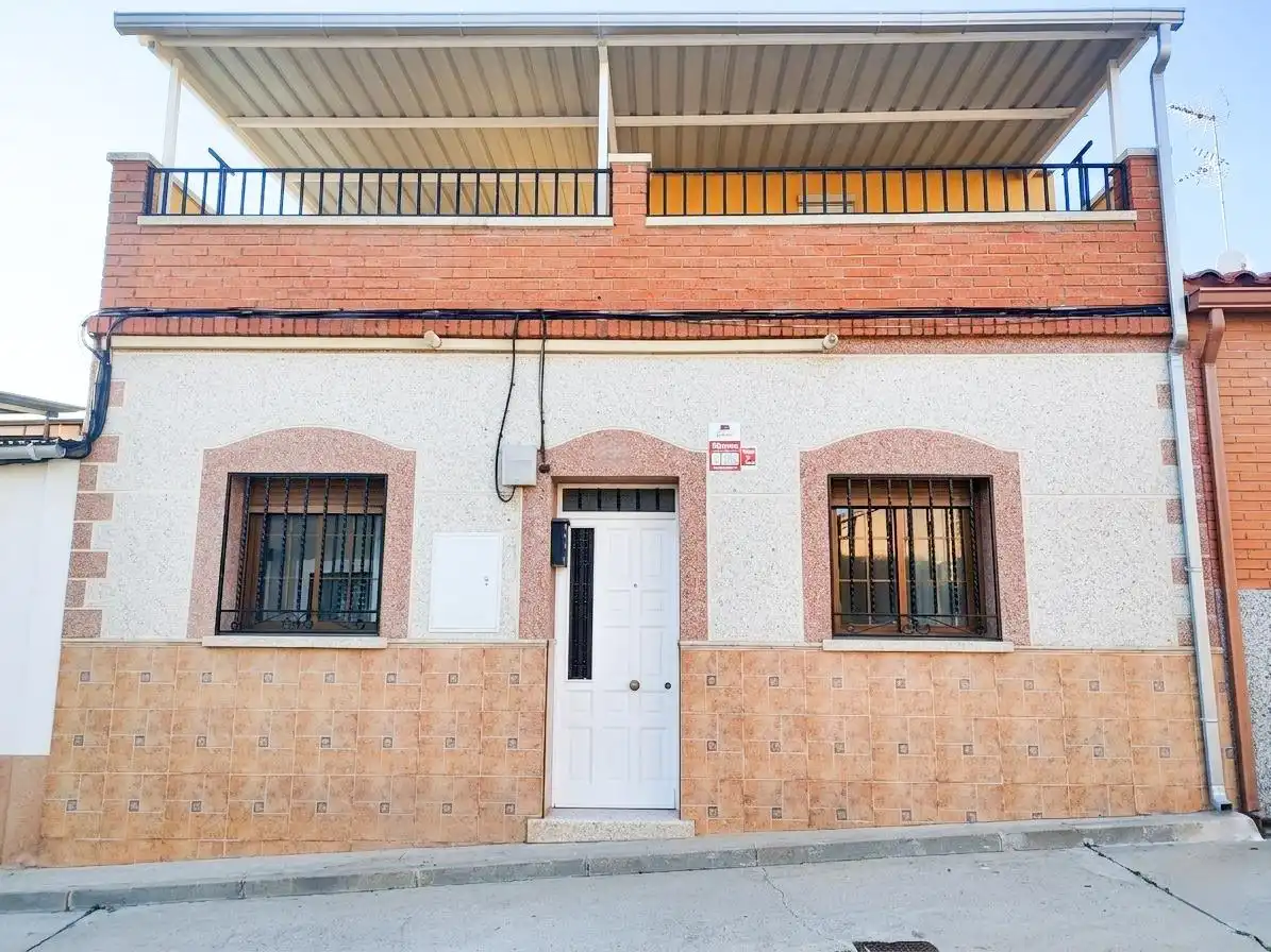 Vista exterior de Casa o chalet en venta en Puertollano con Aire acondicionado, Terraza y Trastero