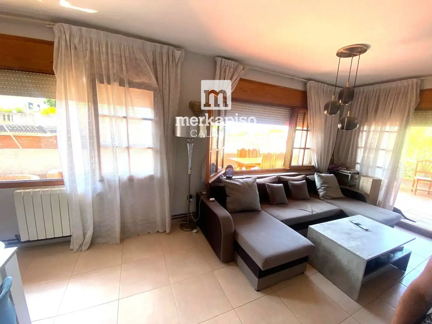 Vista exterior de Casa o xalet en venda en Cunit amb Jardí privat, Terrassa i Traster