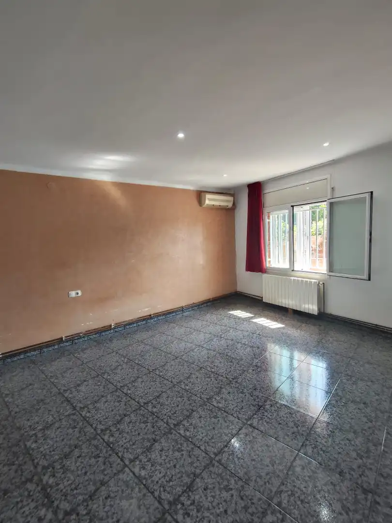 Piso en venta en Santa Coloma de Gramenet con Aire acondicionado y Calefacción