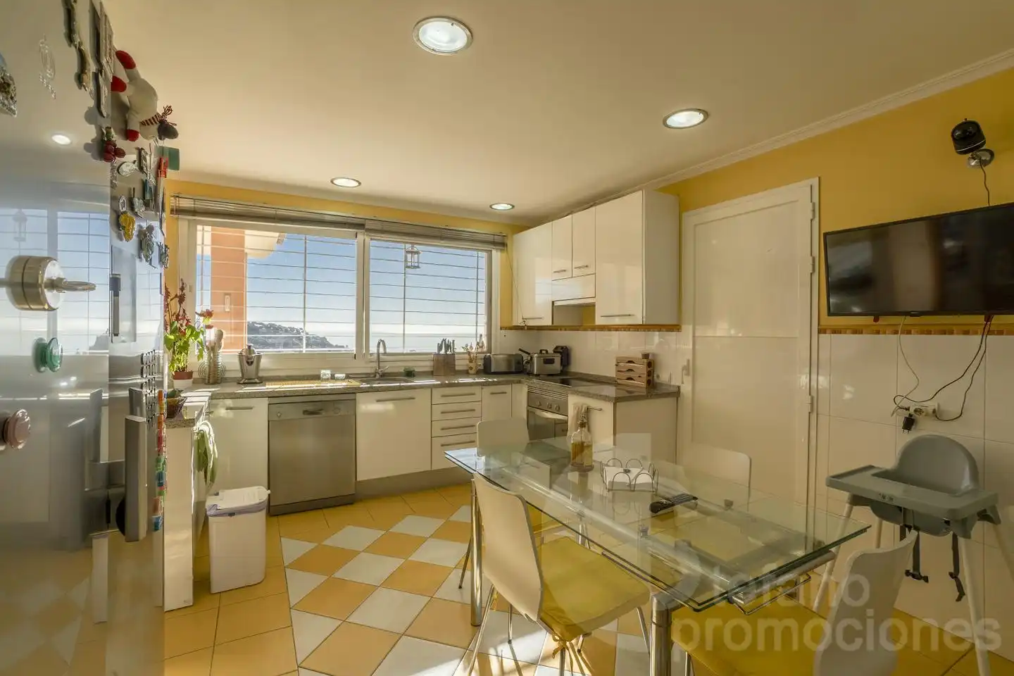 Kitchen of Houses for sale in Málaga  with Air Conditioner, Private garden and Terrace