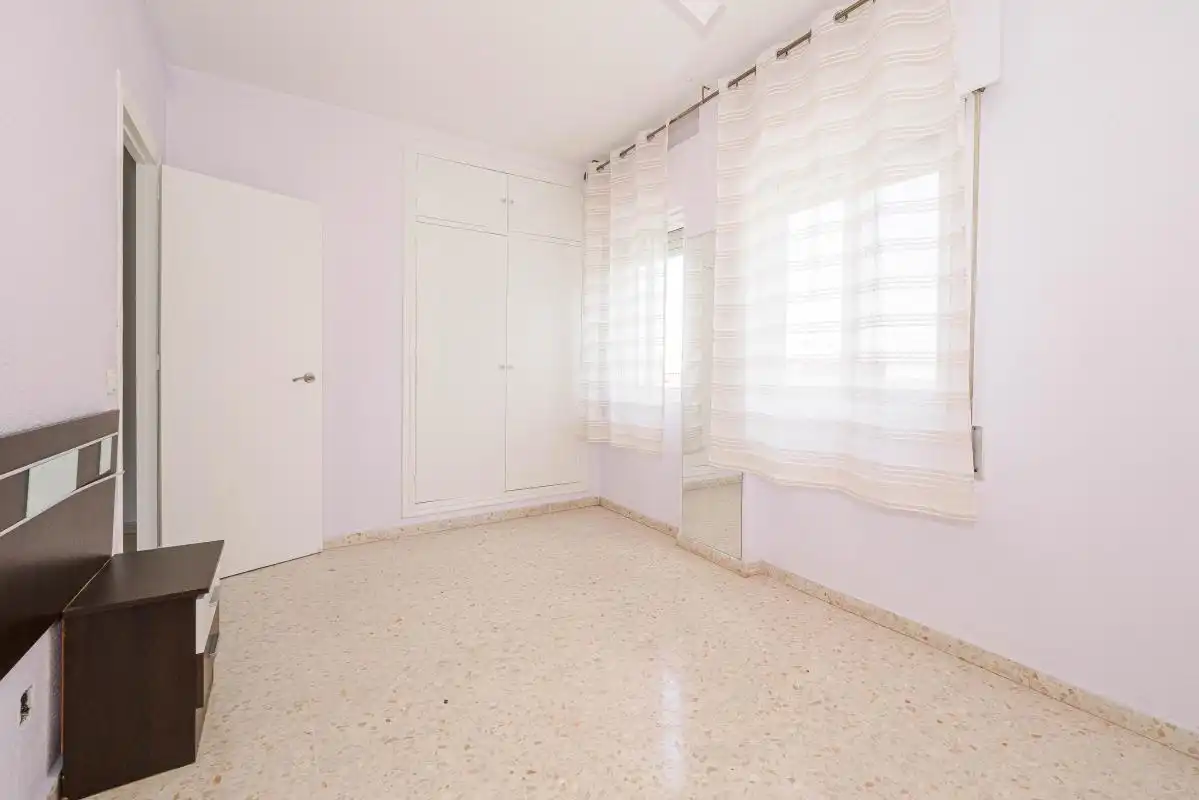 Bedroom of Flat for sale in Camas  with Air Conditioner, Heating and Storage room