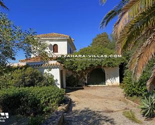 Vista exterior de Casa o xalet en venda en Zahara de los Atunes amb Terrassa i Piscina