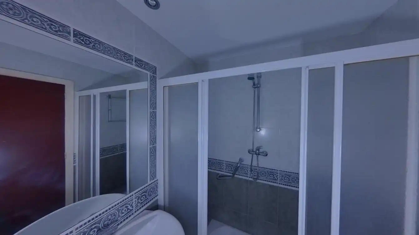 Bathroom of Flat for sale in Zaragoza  with Heating