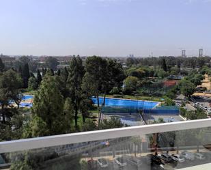 Piscina de Pis de lloguer en  Sevilla Capital amb Aire condicionat i Terrassa