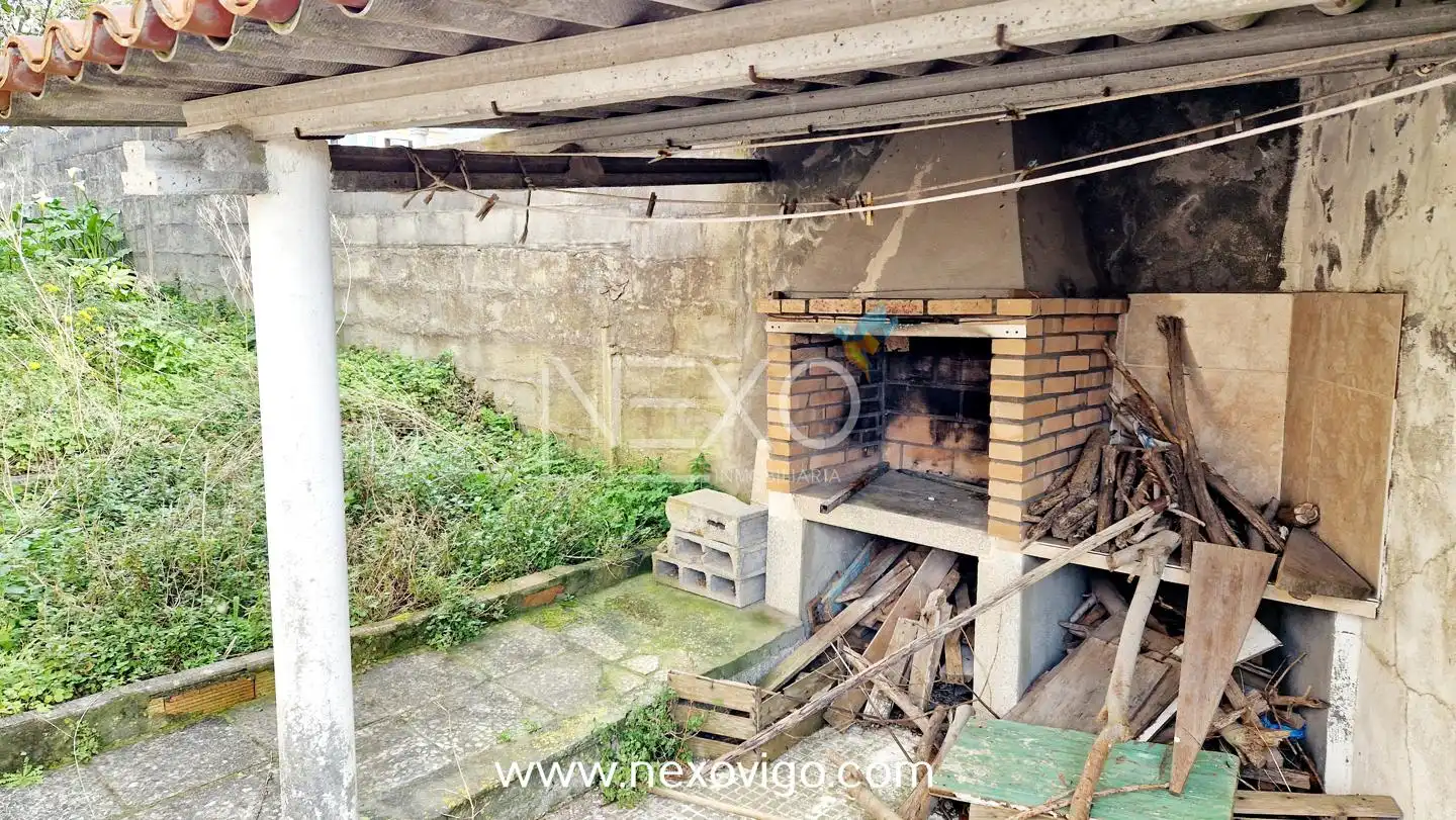 Casa o xalet en venda en Cangas  amb Calefacció, Jardí privat i Parquet