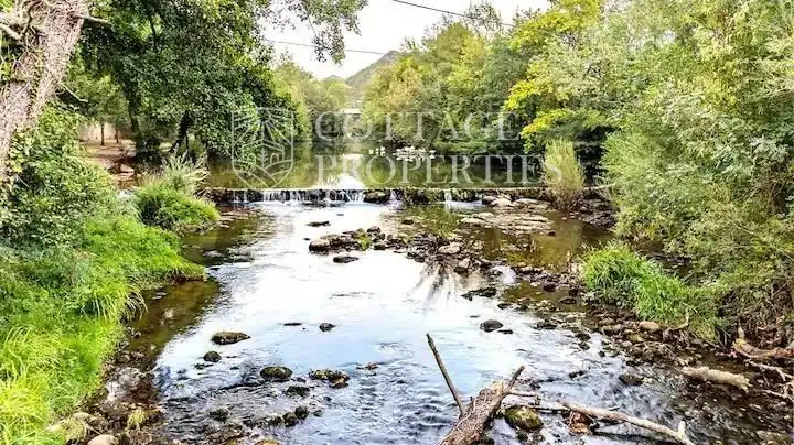 Vista exterior de Casa o chalet en venta en Boadella i les Escaules con Calefacción y Piscina