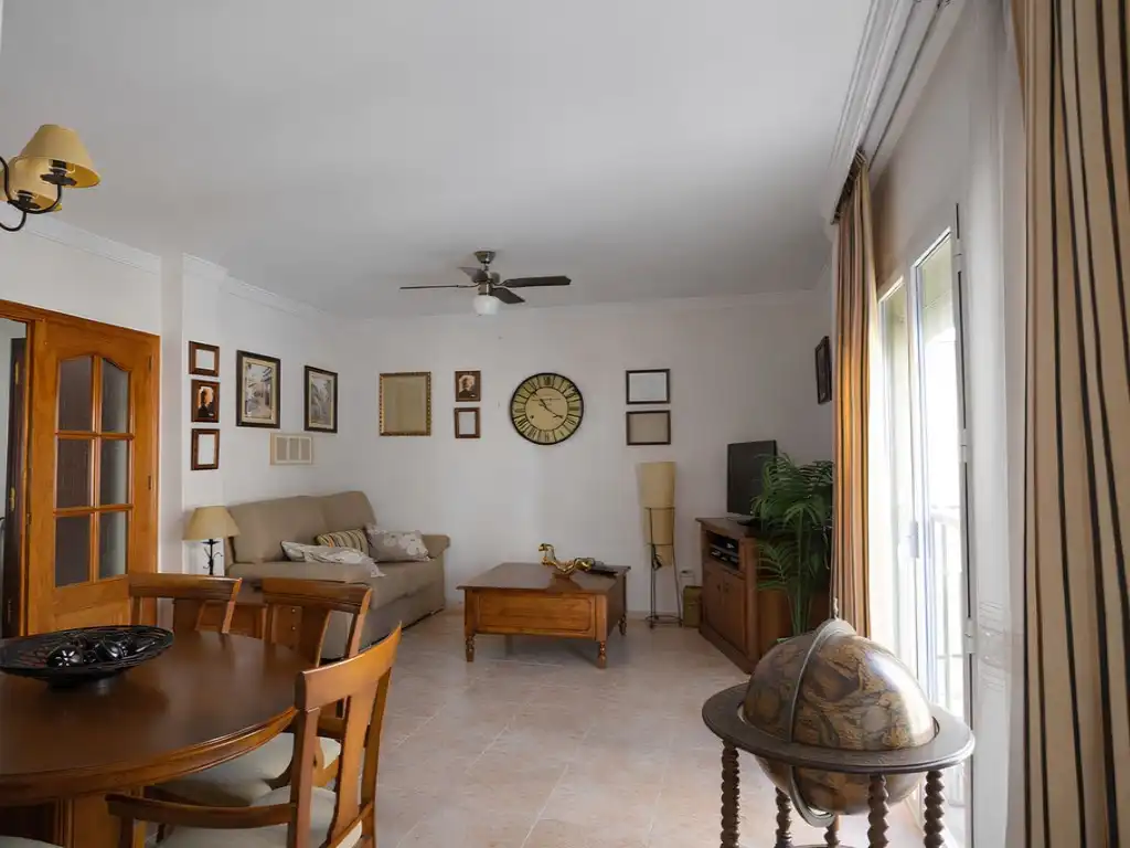 Sala de estar de Piso en venta en Mijas con Aire acondicionado, Terraza y Amueblado
