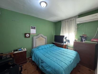 Bedroom of Flat for sale in  Sevilla Capital