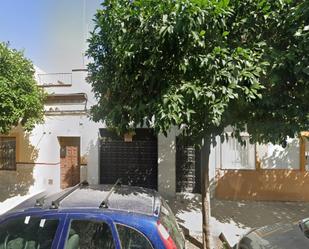 Exterior view of Flat for sale in  Sevilla Capital