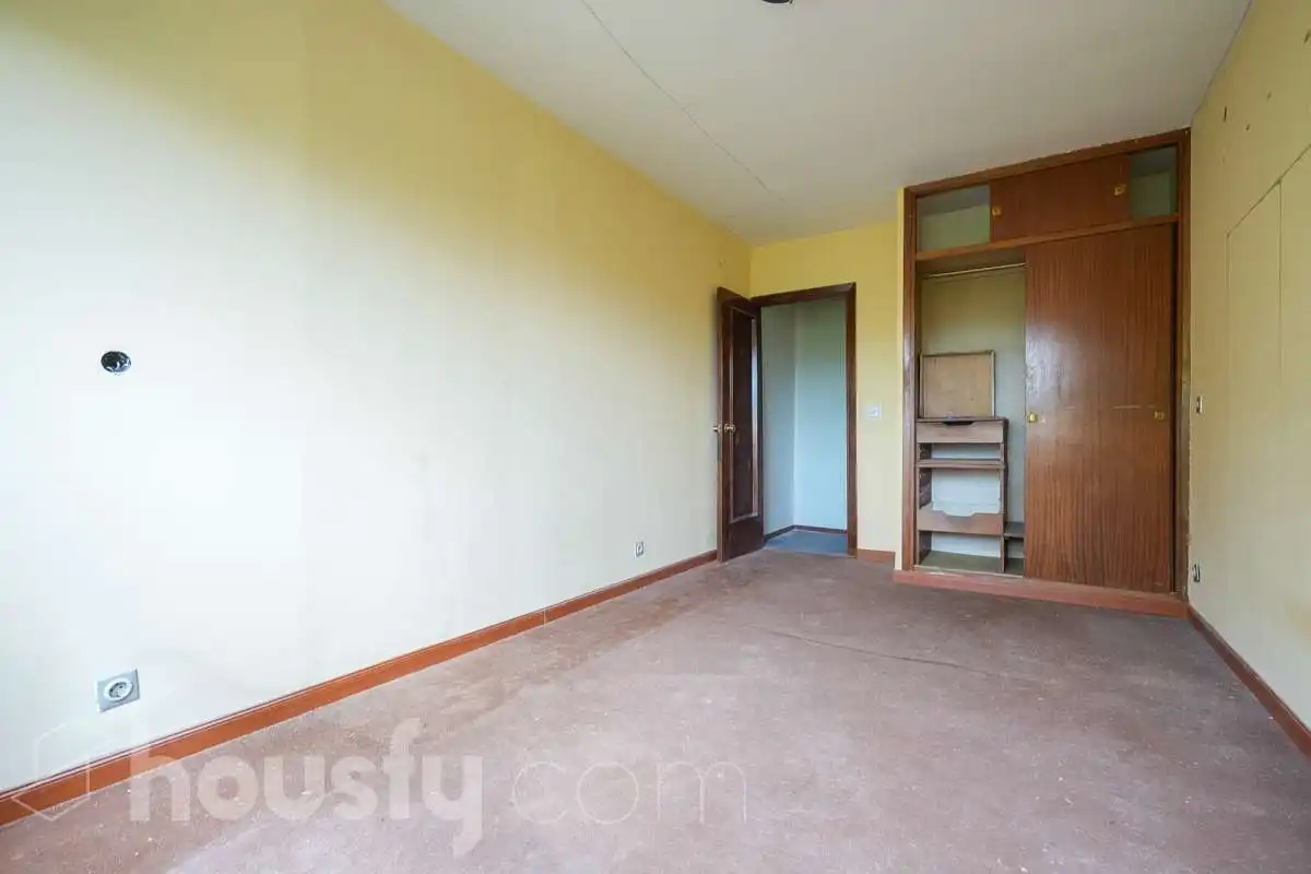 Habitación de Apartamento en venta en Madrid con Calefacción, Terraza y Piscina comunitaria
