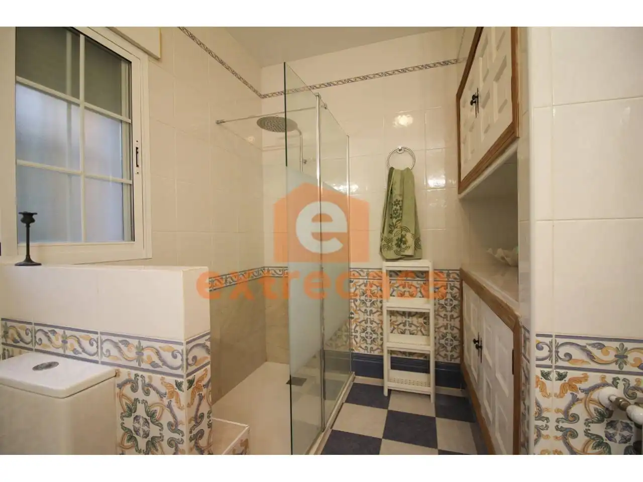 Badezimmer von Haus oder Chalet zum Verkauf in Badajoz mit Klimaanlage, Heizung und Privatgarten
