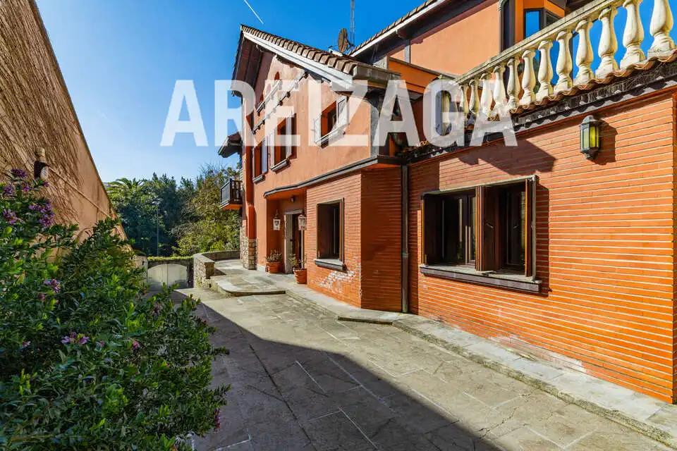 Vista exterior de Casa o xalet en venda en Donostia - San Sebastián  amb Aire condicionat, Calefacció i Terrassa