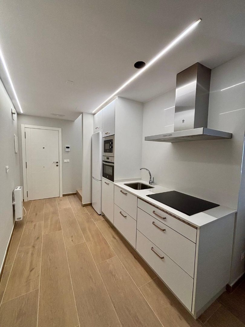 Cuina de Dúplex de lloguer en Santiago de Compostela  amb Calefacció, Moblat i Forn