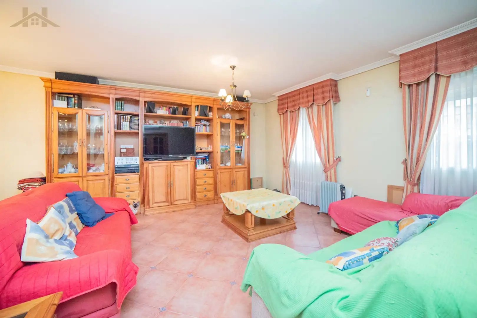 Sala d'estar de Casa adosada en venda en Ciempozuelos amb Aire condicionat, Calefacció i Jardí privat