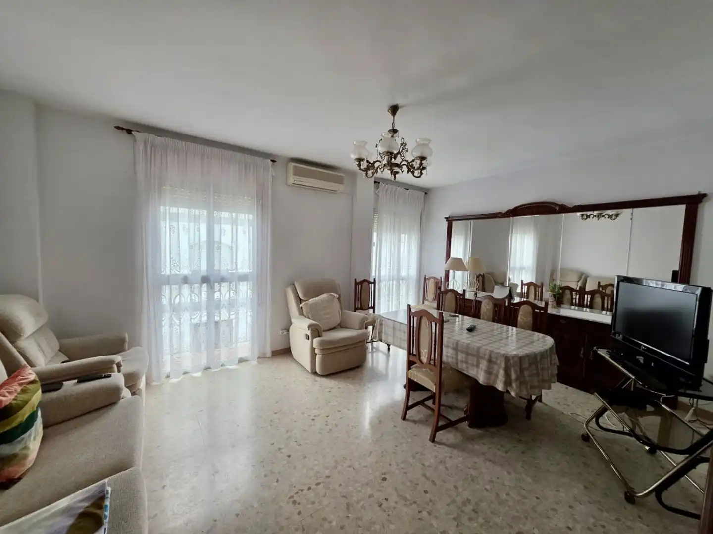Comedor de Casa adosada en venta en Lora del Río con Aire acondicionado y Trastero