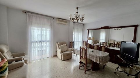 Foto 4 de Casa adosada en venta en Velarde, Lora del Río, Sevilla