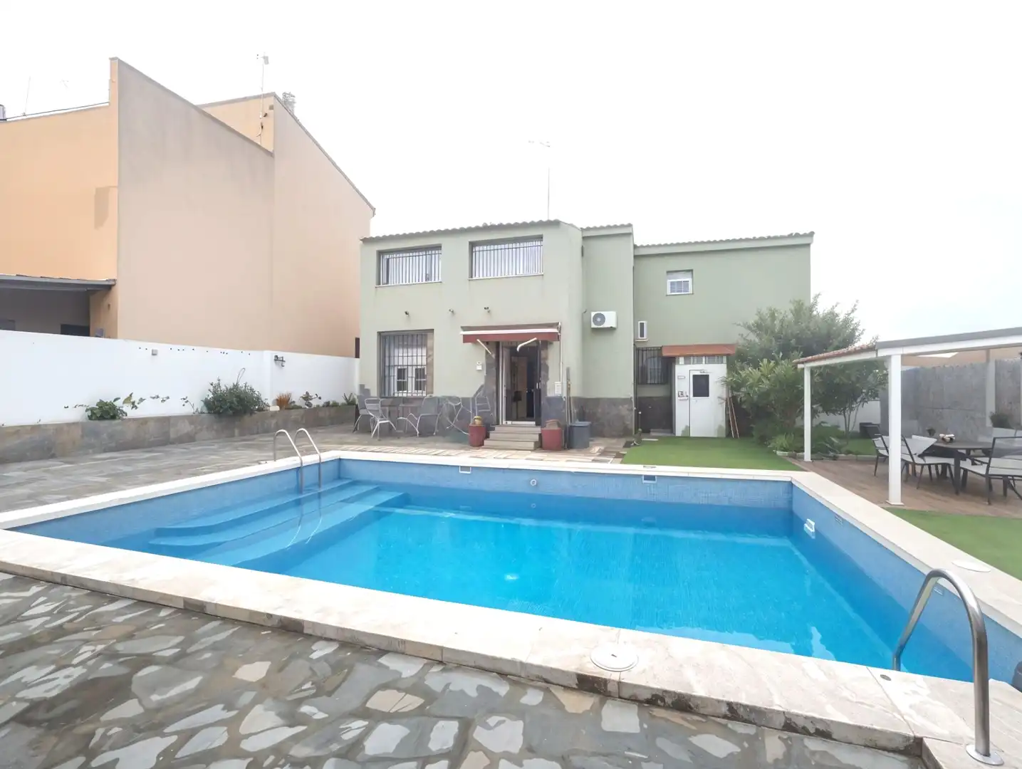 Piscina de Casa o chalet de alquiler en Mérida con Aire acondicionado, Calefacción y Trastero