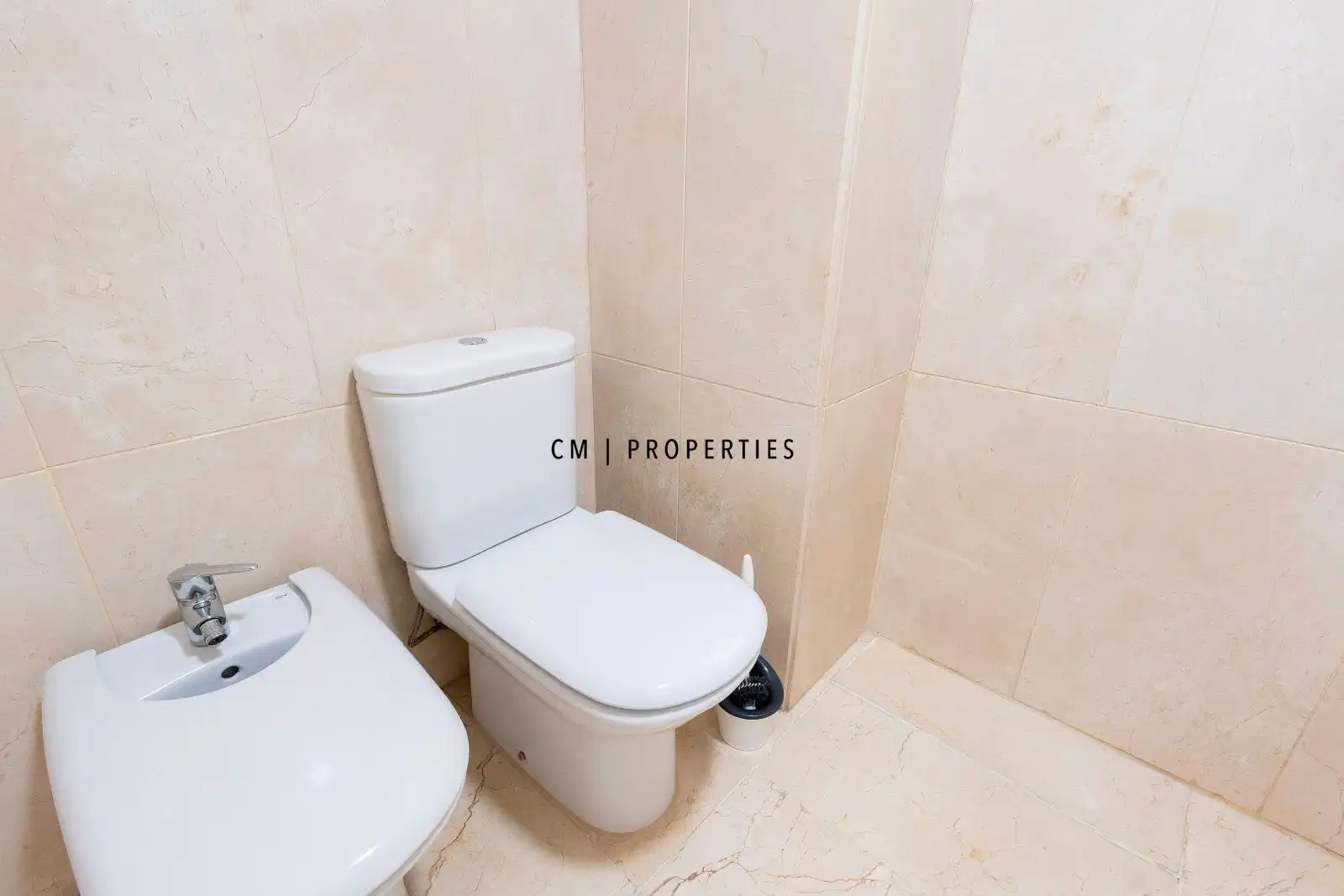 Bathroom of Flat for sale in Valencia  with Air Conditioner, Heating and Parquet flooring
