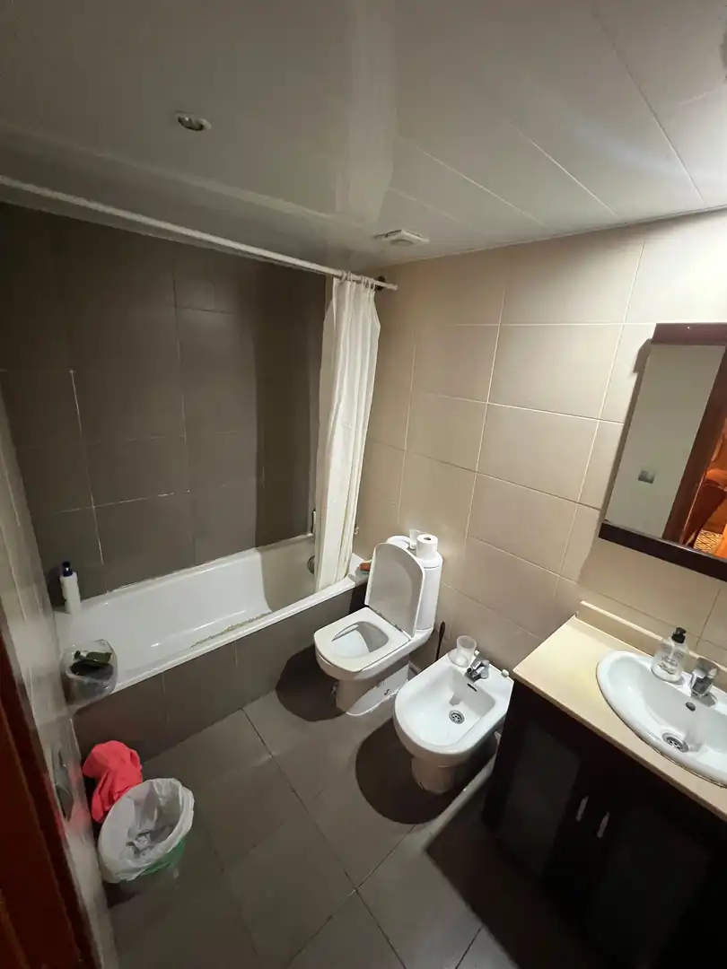 Baño de Dúplex en venta en L'Hospitalet de Llobregat con Terraza