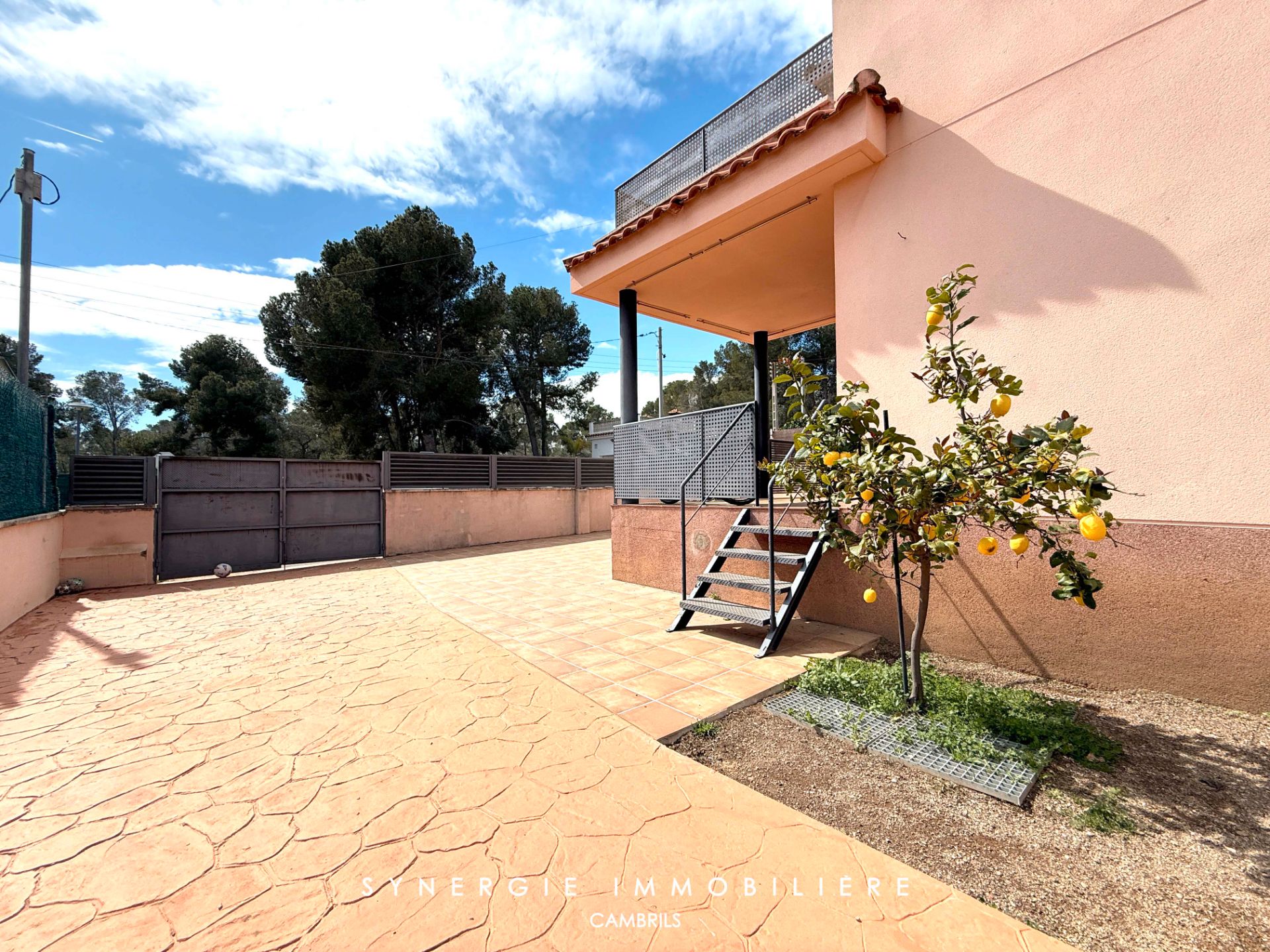 Exterior view of Single-family semi-detached for sale in Mont-roig del Camp  with Private garden, Terrace and Balcony