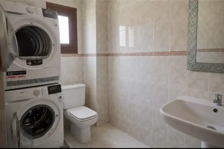 Bathroom of Houses for sale in Lardero  with Air Conditioner, Swimming Pool and Balcony
