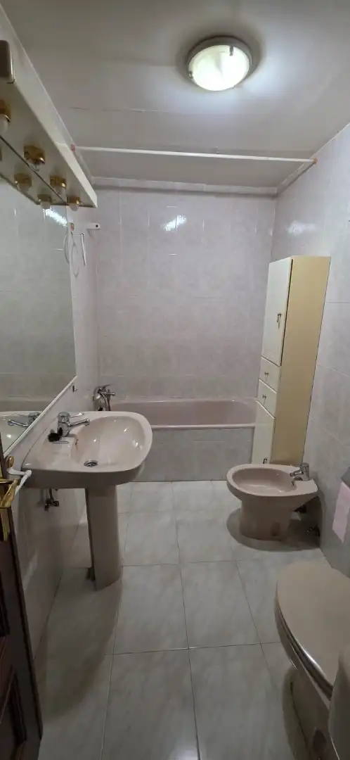 Bany de Pis en venda en Guijuelo amb Calefacció i Moblat