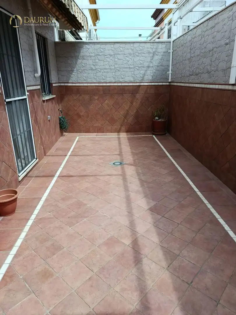 Terrace of Detached homes for sale in Sevilla  with Air Conditioner, Heating and Terrace
