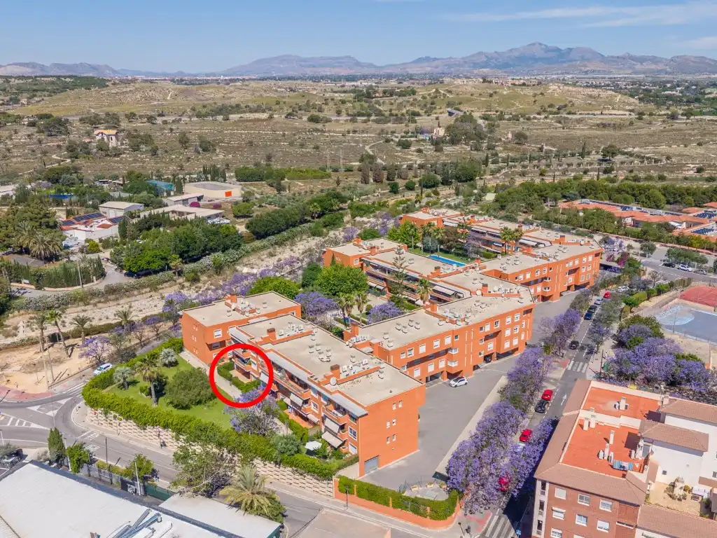 Vista exterior de Apartament en venda en Alicante / Alacant amb Aire condicionat i Internet