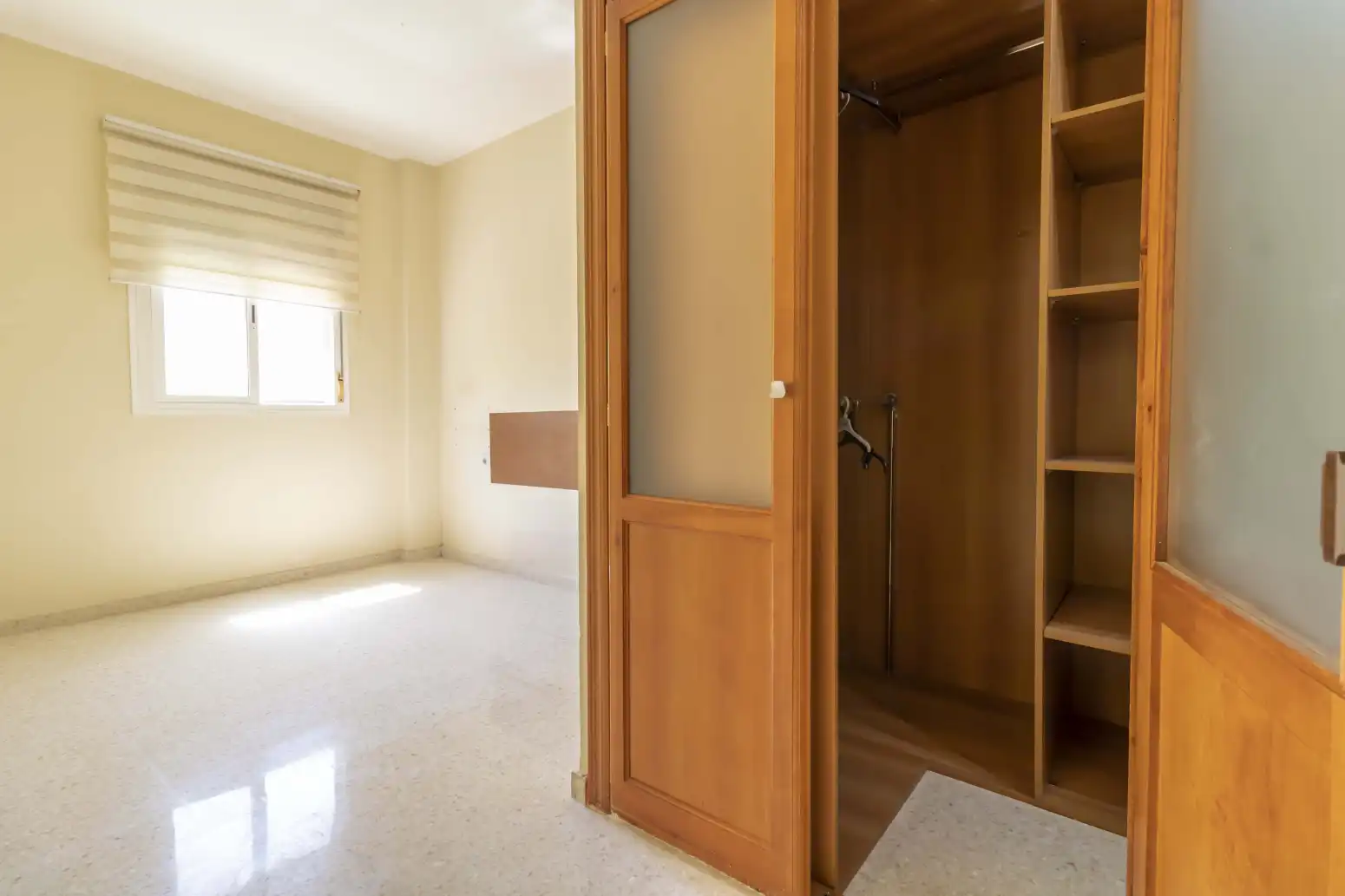 Bedroom of Flat for sale in Sevilla  with Air Conditioner and Storage room