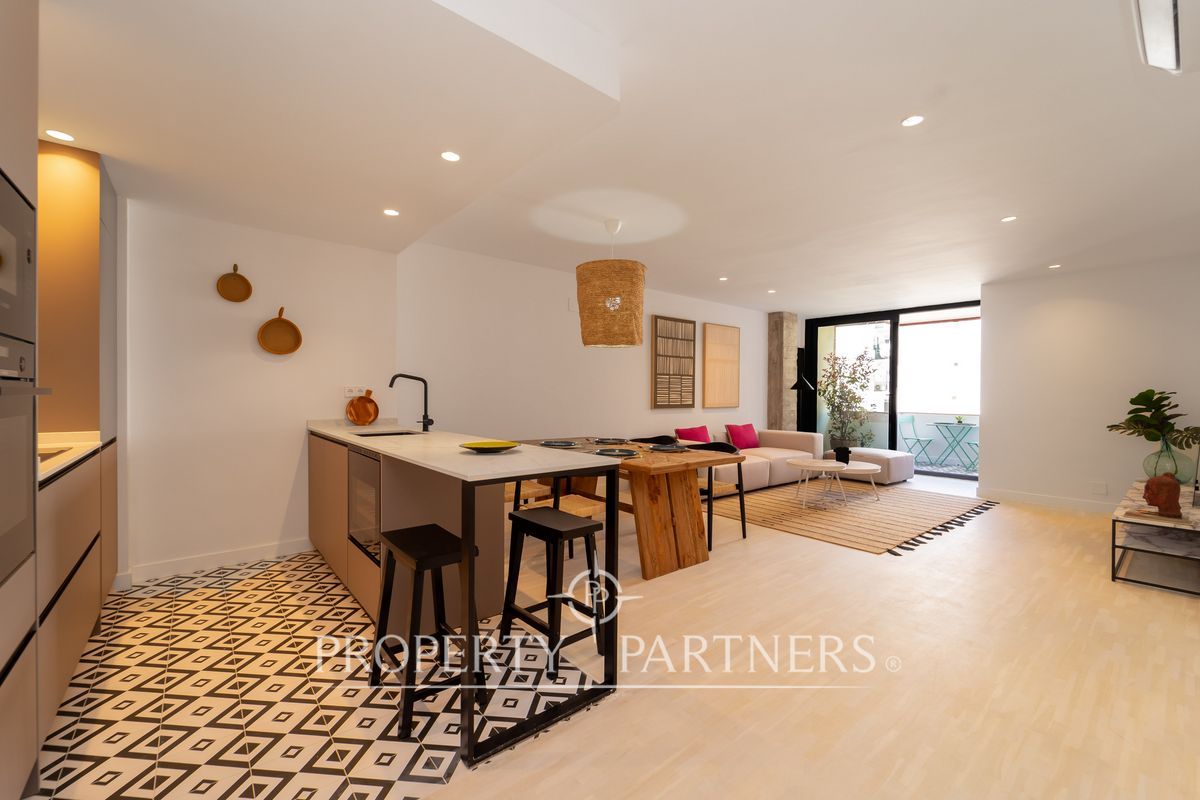 Exterior view of Apartment for sale in  Madrid Capital  with Air Conditioner, Heating and Terrace