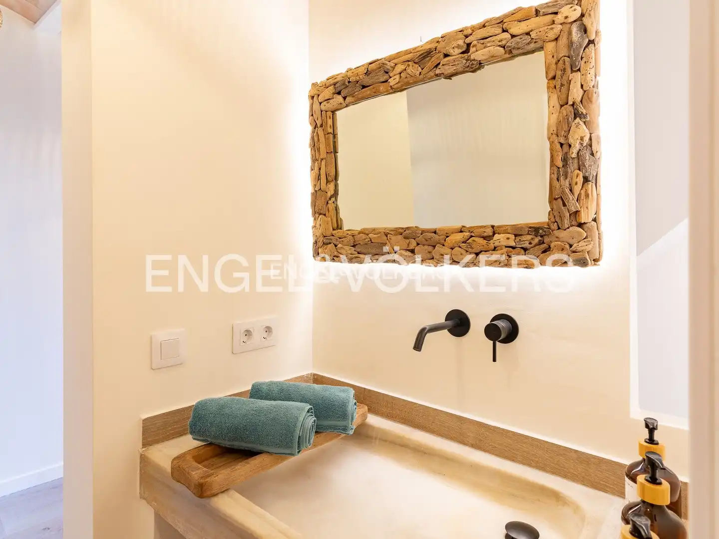 Baño de Casa adosada de alquiler en Alella con Aire acondicionado, Calefacción y Jardín privado