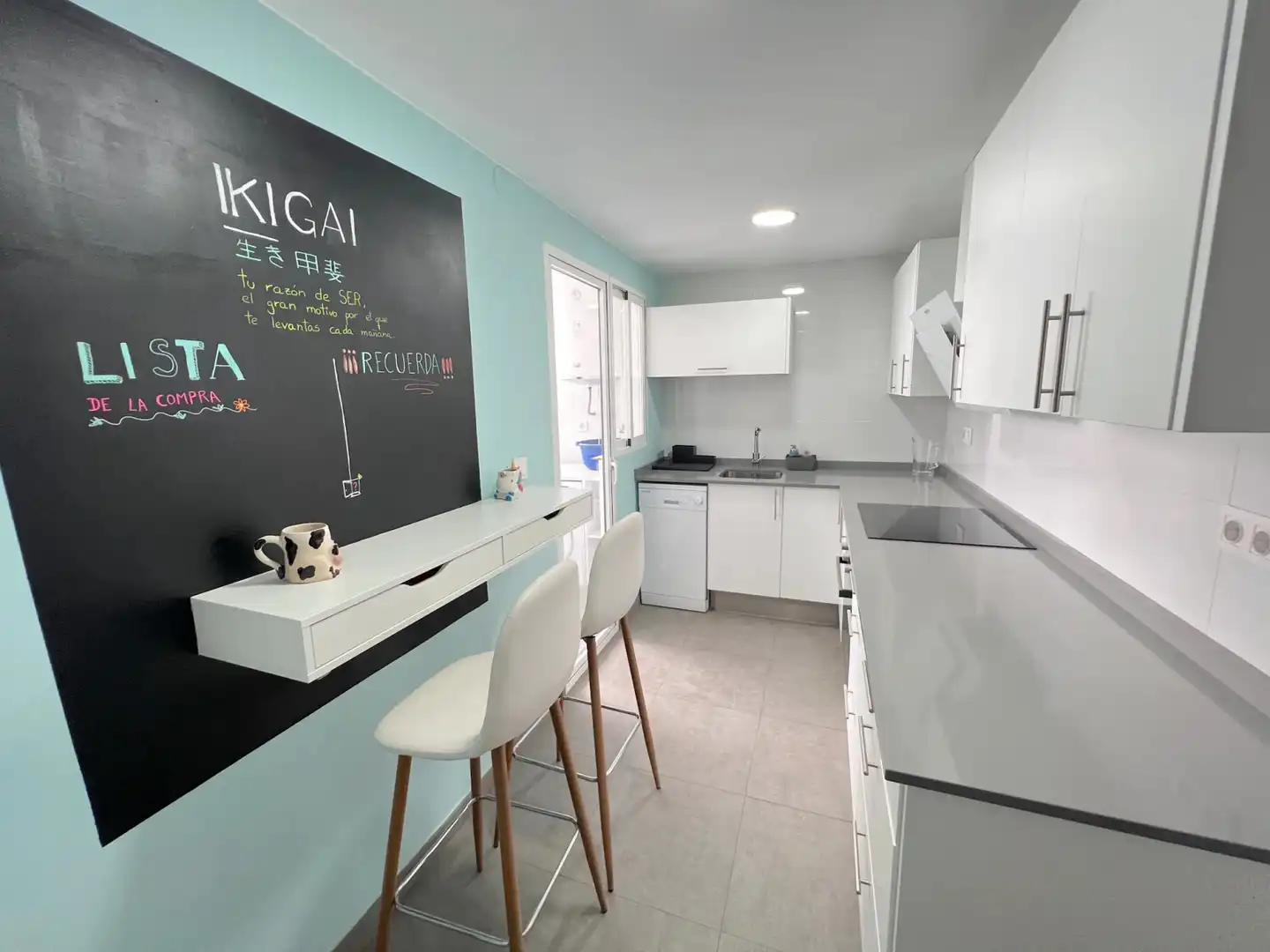 Kitchen of Flat for share in Benicalap
