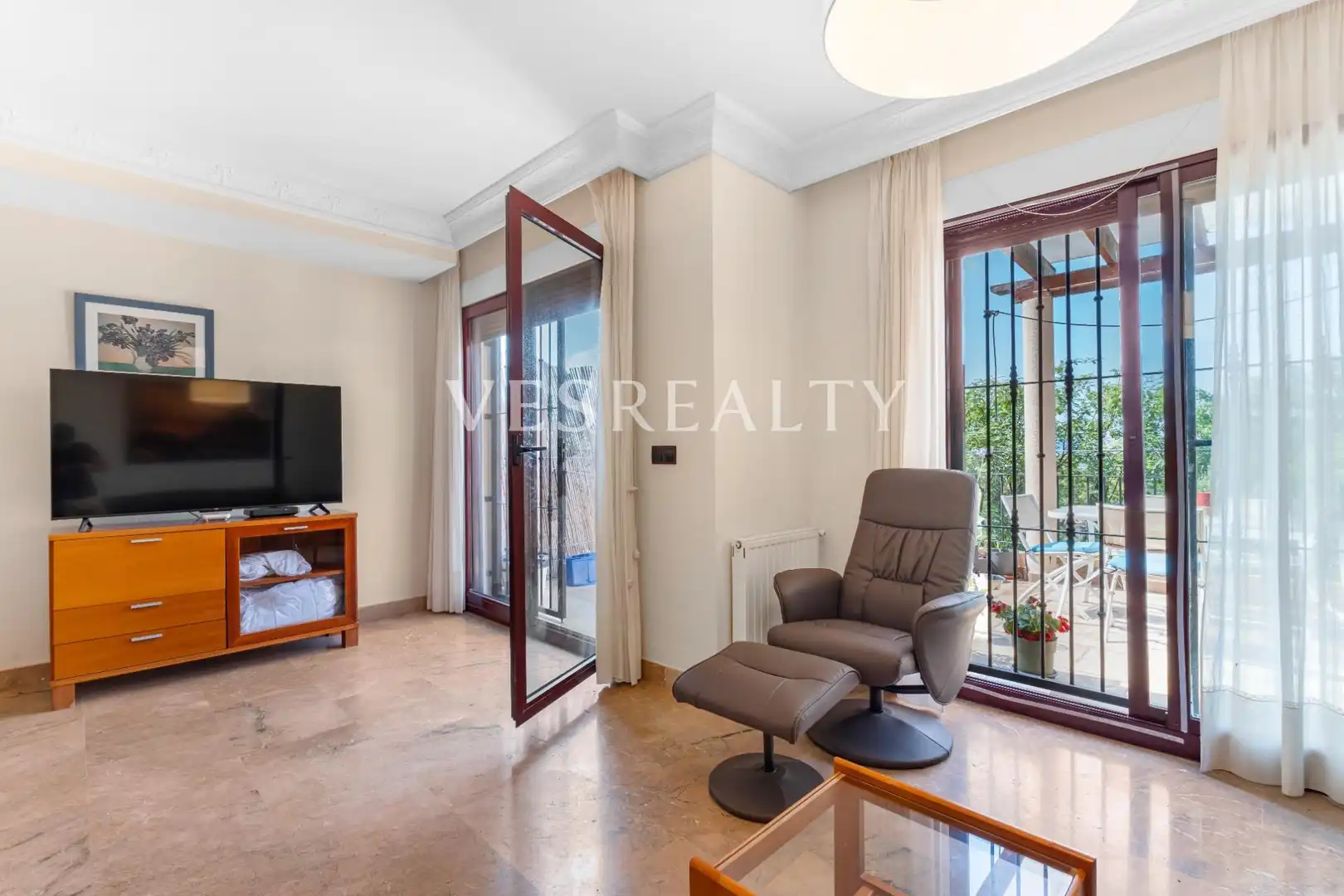 Vista exterior de Casa o xalet en venda en Sant Joan d'Alacant amb Jardí privat, Terrassa i Balcó
