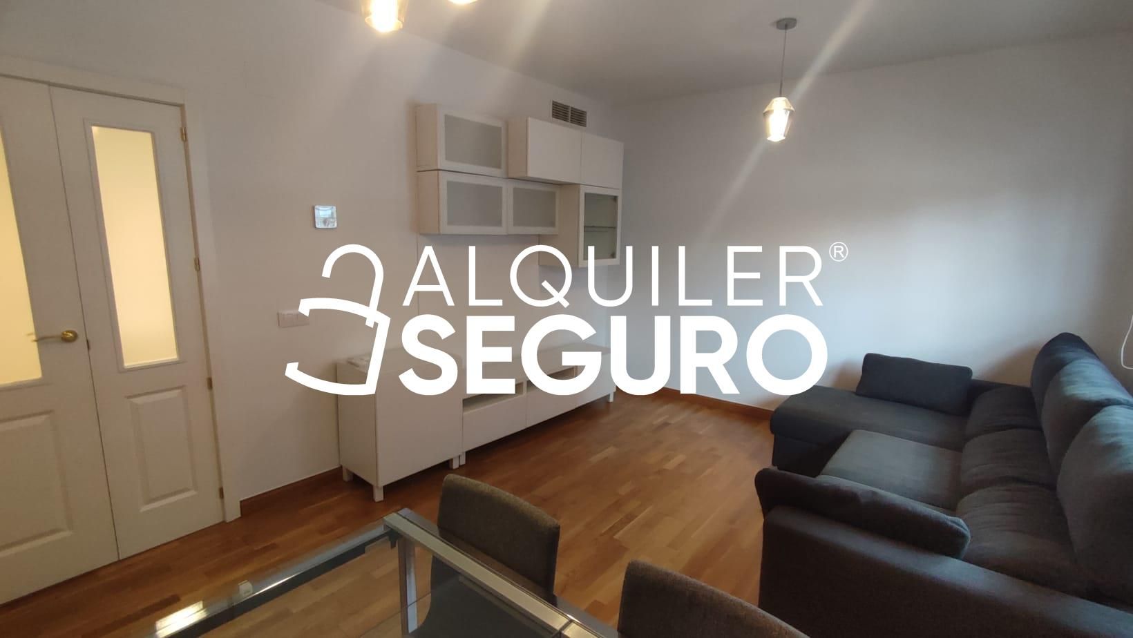 Sala de estar de Piso de alquiler en  Madrid Capital con Aire acondicionado, Calefacción y Amueblado