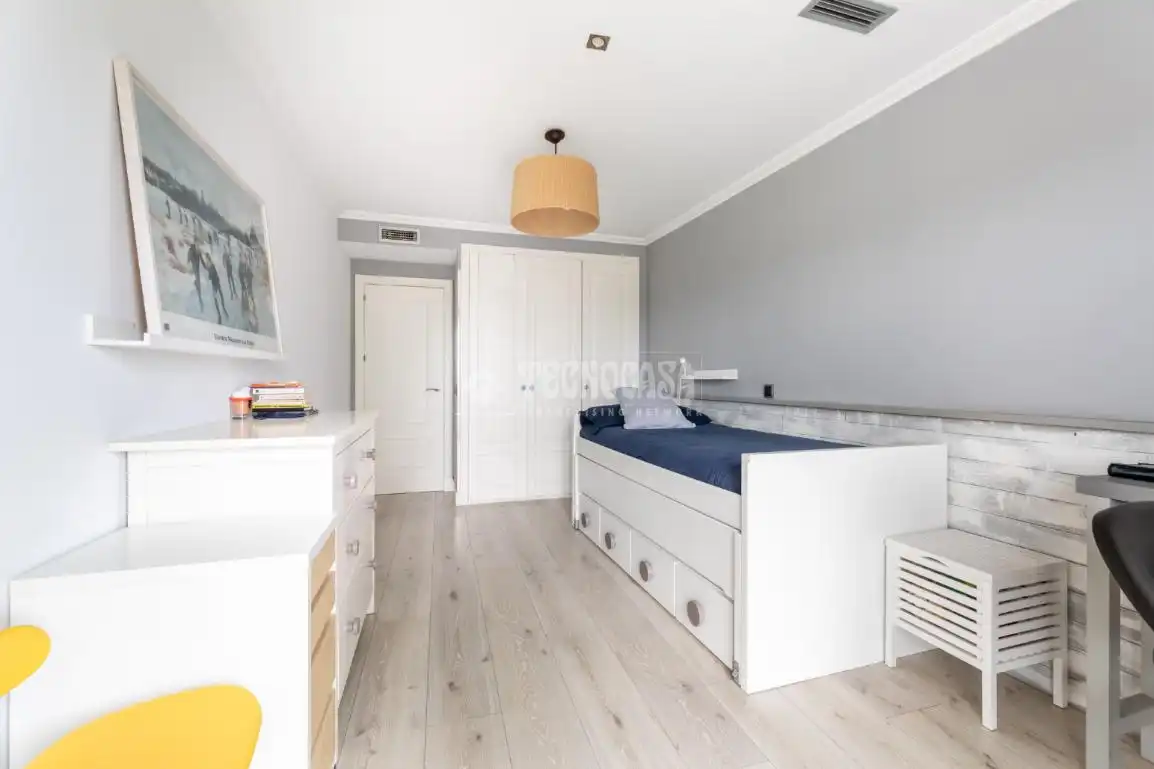 Habitación de Casa adosada en venta en Torrelodones con Calefacción, Terraza y Balcón