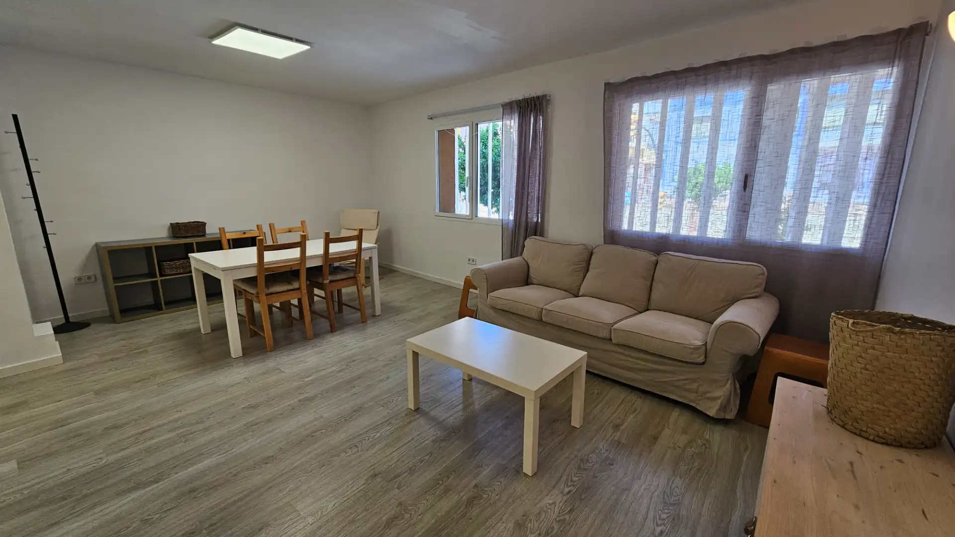 Wohnung zur Miete in Via Augusta, Llevant