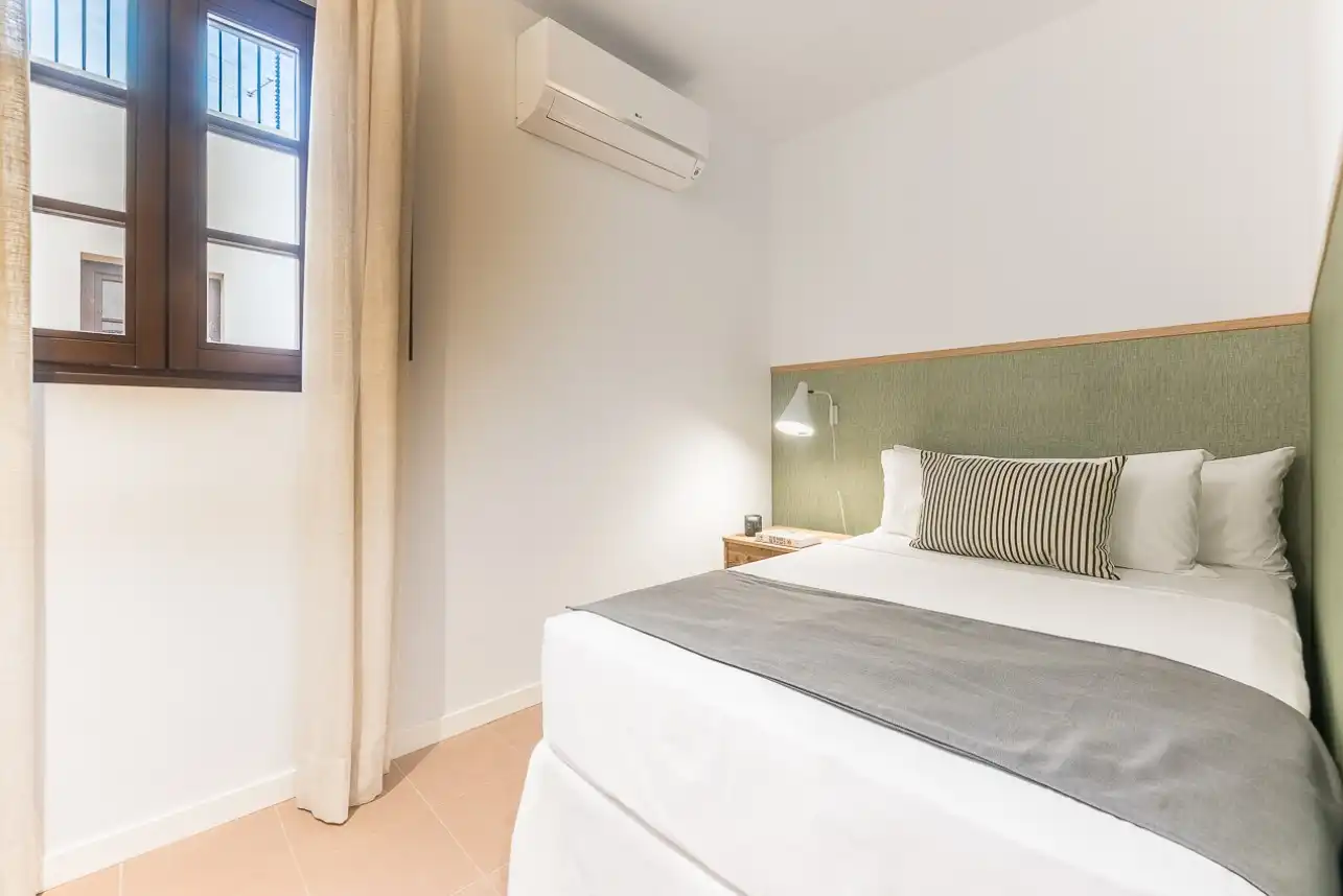 Bedroom of Apartments for rent in Valencia  with Air Conditioner, Heating and Private garden