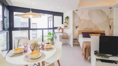 Foto 2 de Piso en venta en Avenida Duque de Ahumada, 9, Playa Bajadilla - Puertos, Marbella