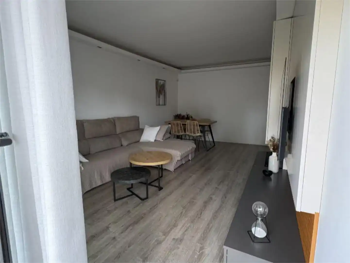 Living room of Flat for sale in Sabadell  with Air Conditioner and Swimming Pool