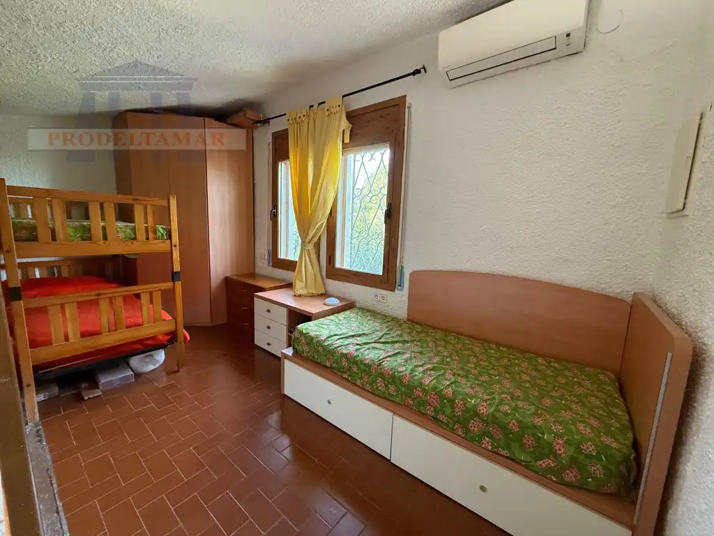 Habitación de Casa adosada en venta en Mont-roig del Camp