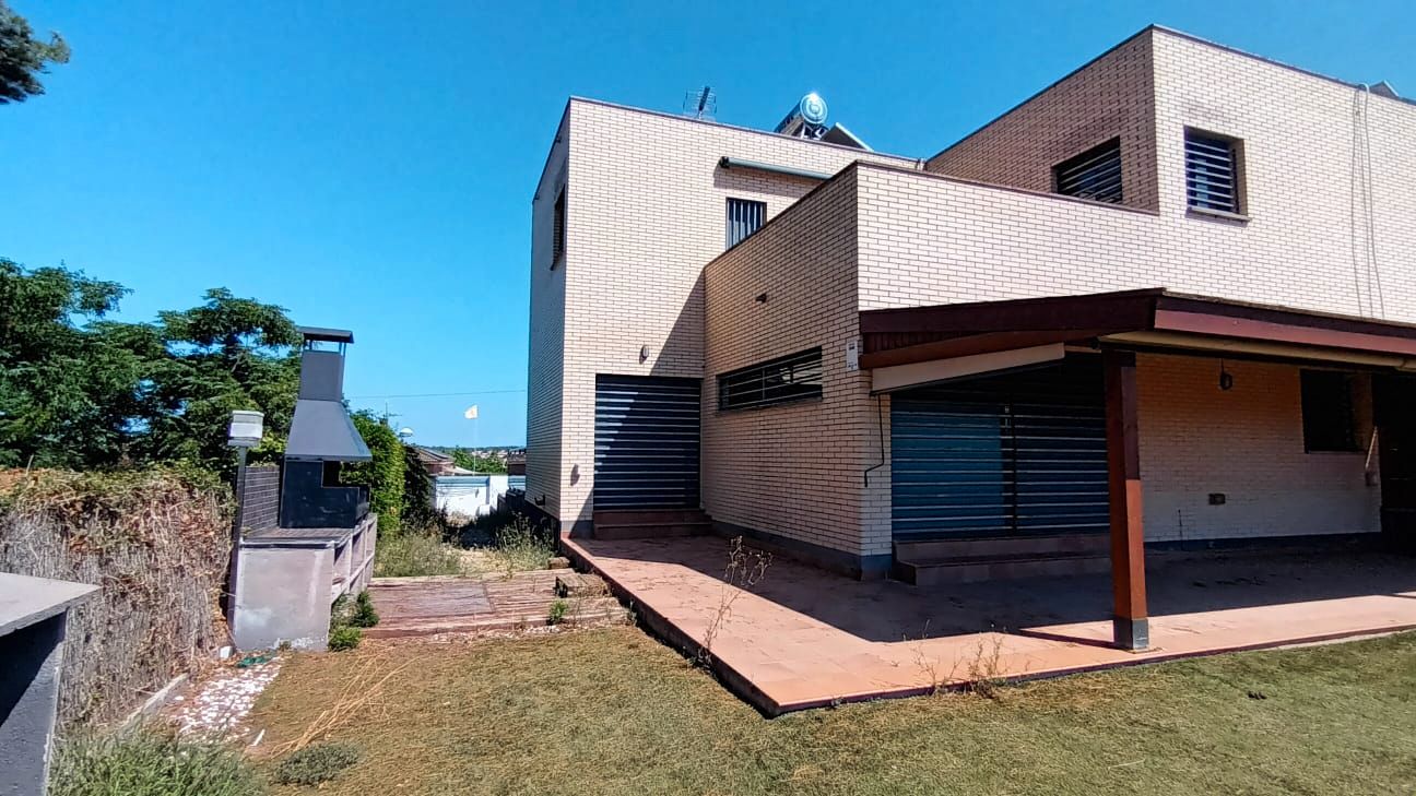 Exterior view of Single-family semi-detached for sale in Els Pallaresos  with Private garden and Terrace