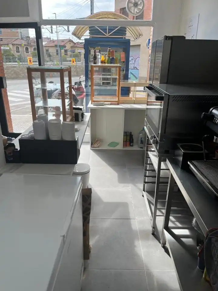 Local comercial en traspàs a calle de Santa Creu, imagen 5