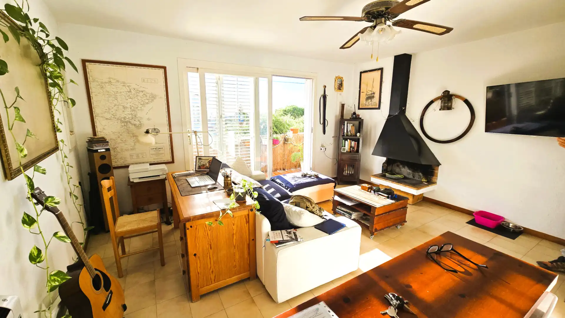 Wohnzimmer von Wohnungen zum Verkauf in Cadaqués mit Balkon