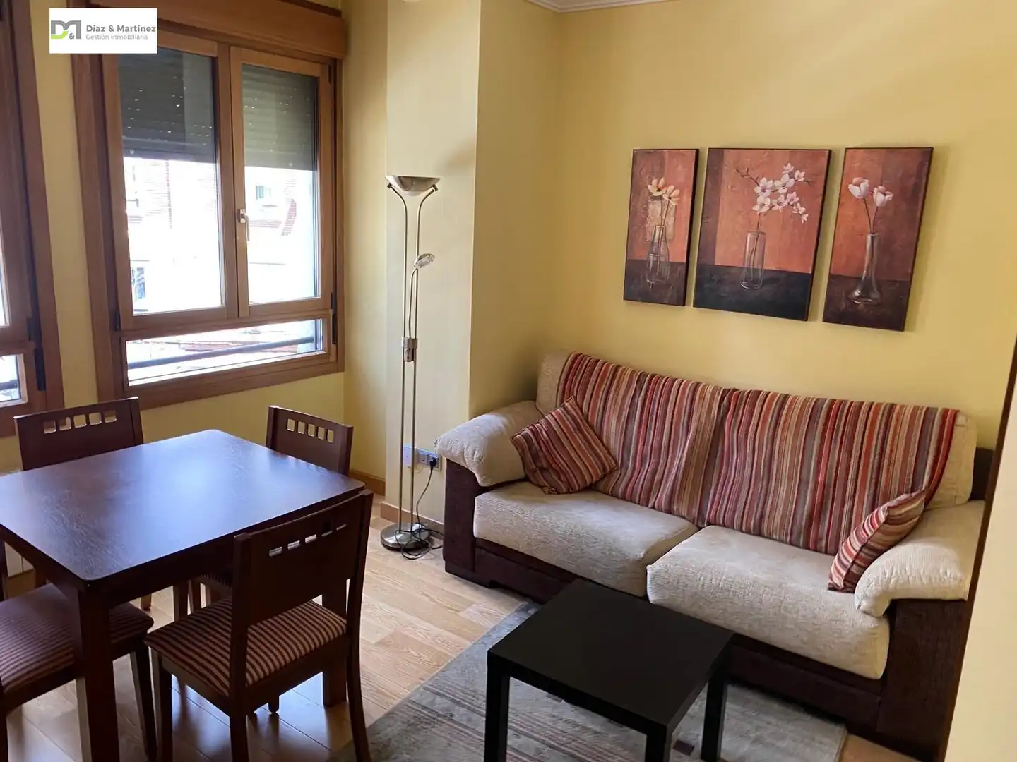 Sala de estar de Apartamento en venta en León Capital  con Calefacción, Parquet y Trastero