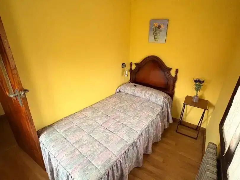 Dormitori de Finca rústica en venda en Sobrescobio