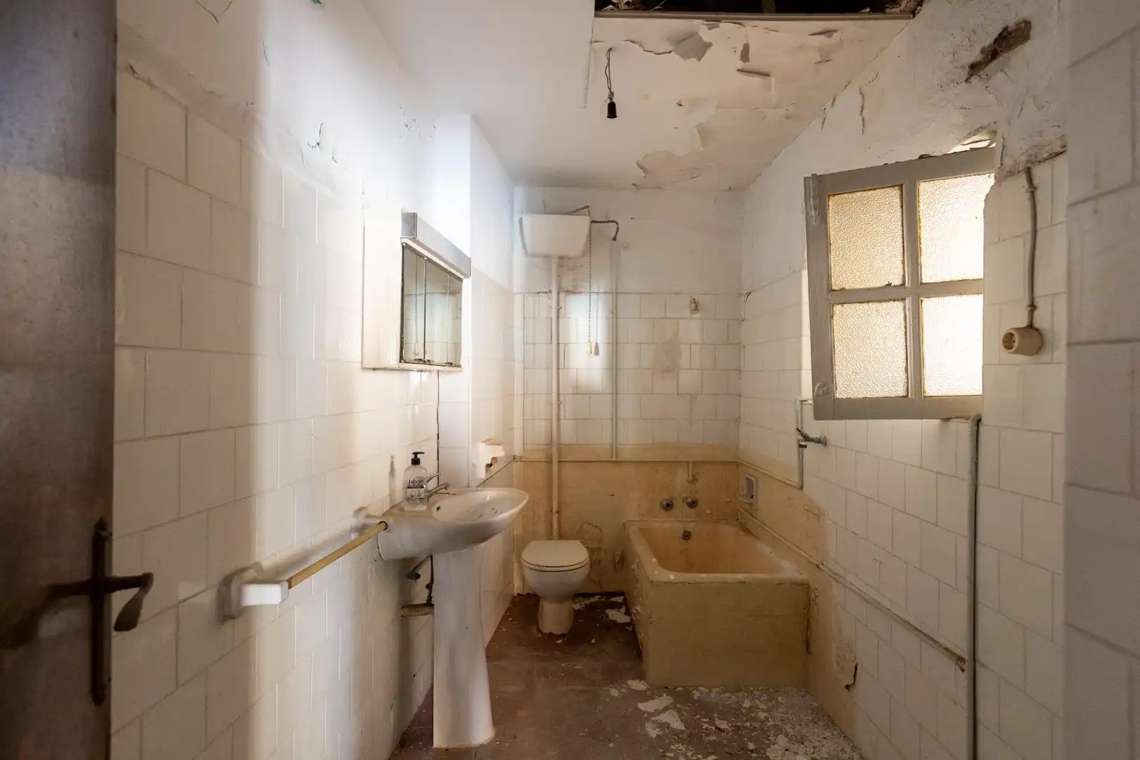 Bany de Pis en venda en Motril amb Balcó