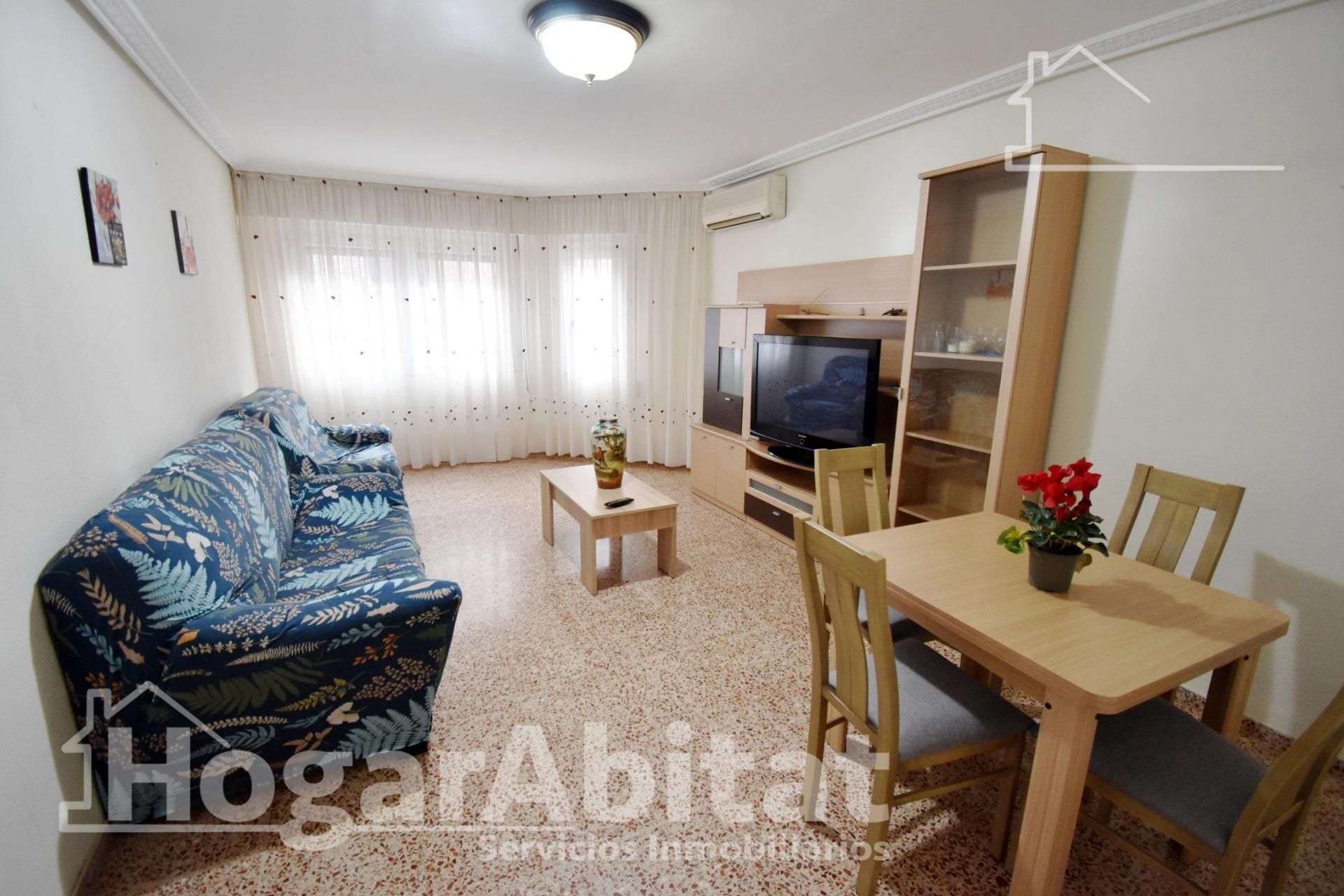 Living room of Flat for sale in Vila-real  with Air Conditioner, Furnished and Balcony