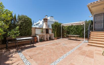 Terrassa de Casa o xalet en venda en Armilla amb Aire condicionat, Calefacció i Jardí privat