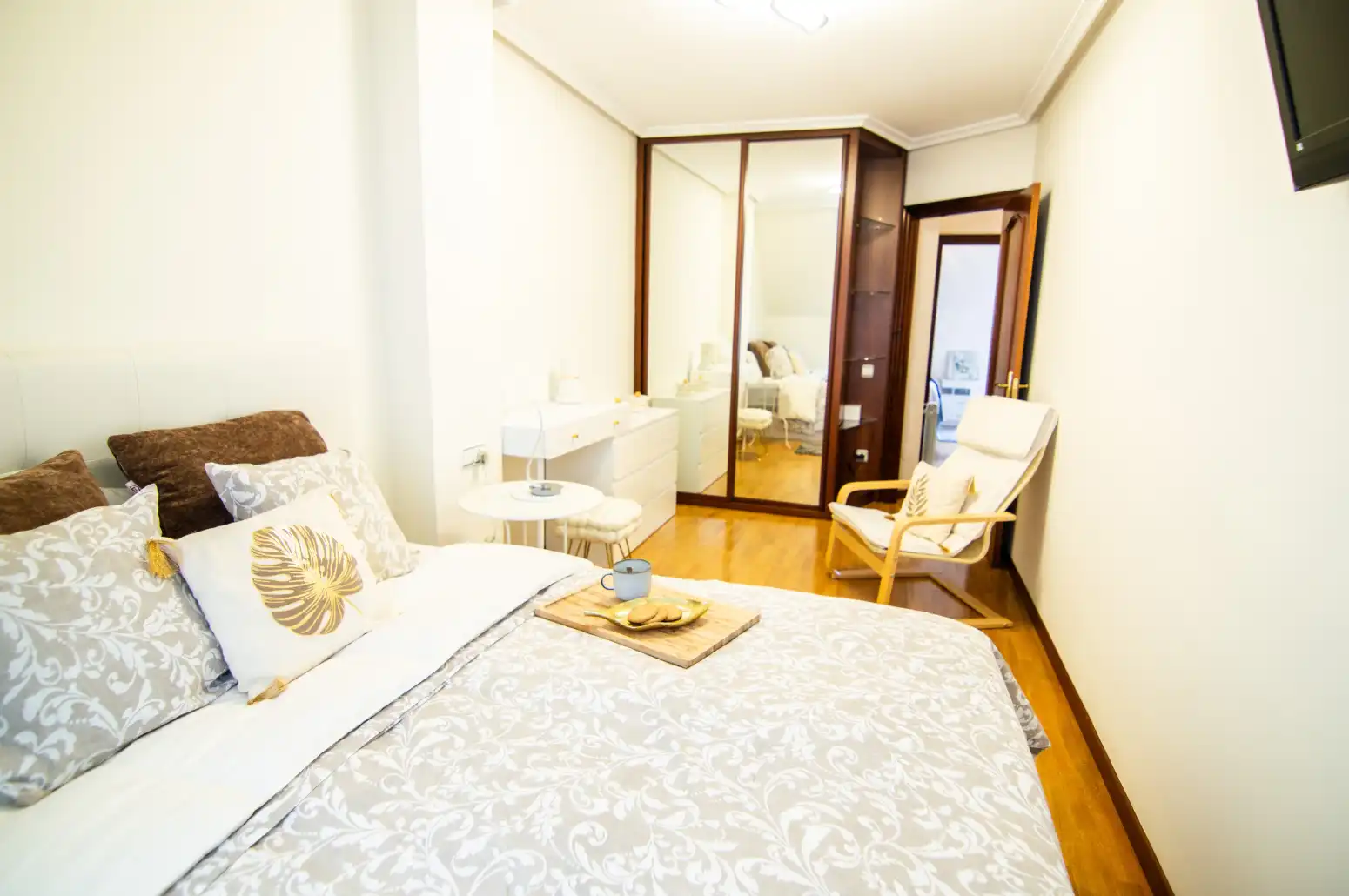 Habitación de Piso en venta en Oviedo  con Calefacción, Parquet y Terraza