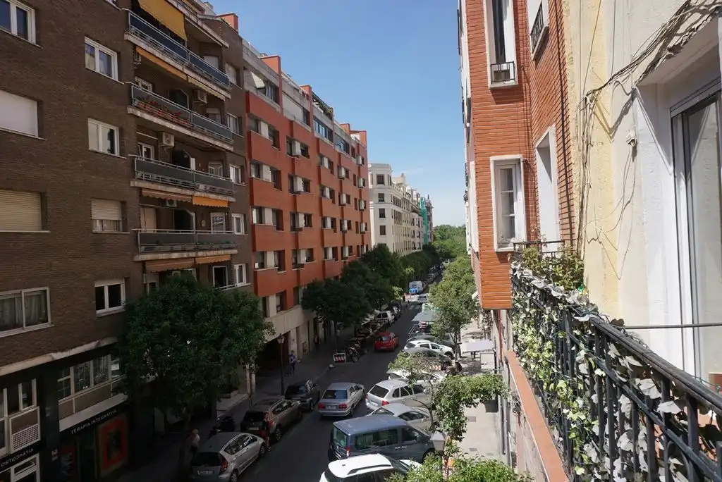 Flat with terrace to rent in Calle de Menorca 23, imagen 9